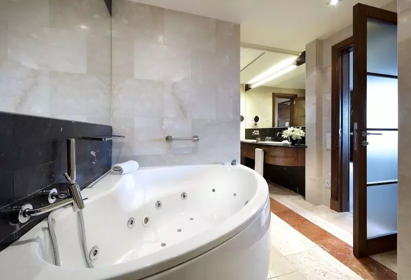 سوئیت پریمیوم, Eurostars Suites Mirasierra