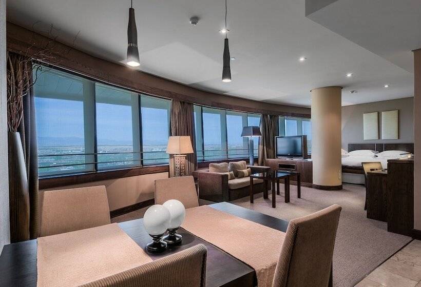 سوییت لوکس, Eurostars Suites Mirasierra