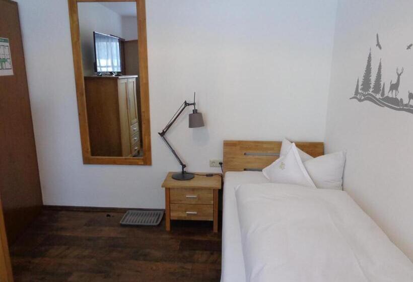 标准单人间, Garni Schlossblick