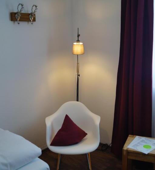 标准单人间, Garni Schlossblick