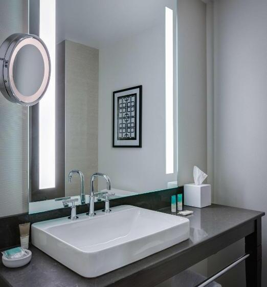 חדר סטנדרט, מיטת קינג, מותאם לאדם עם מוגבלויות, Hyatt Regency Cleveland At The Arcade