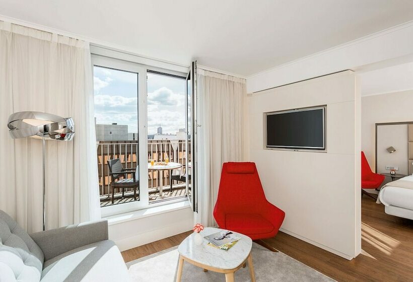 سوئیت جونیور با تراس, NH Collection Berlin Mitte Am Checkpoint Charlie