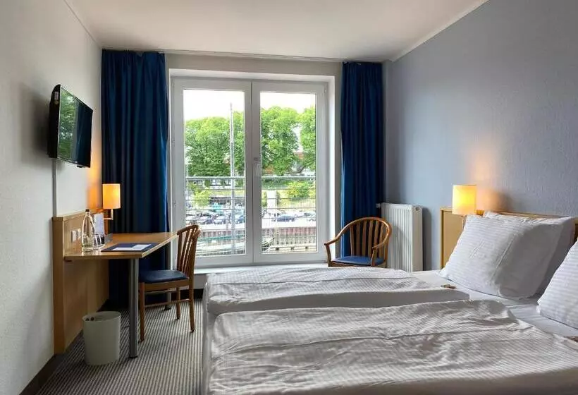 Comfort room with view, Stadthafen Stade