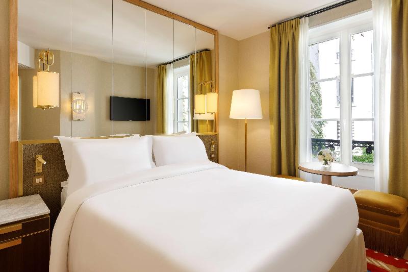 اتاق استاندارد, Le Belgrand Hotel Paris Champs Elysees, Tapestry By Hilton