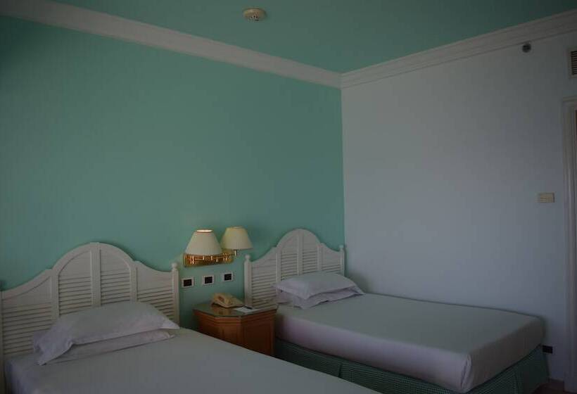 オーシャンビュークラシックルーム, Sheraton Sharm Hotel, Resort, Villas & Spa