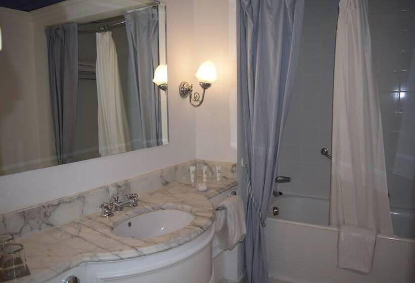 プールビュースタンダードルーム, Sheraton Sharm Hotel, Resort, Villas & Spa