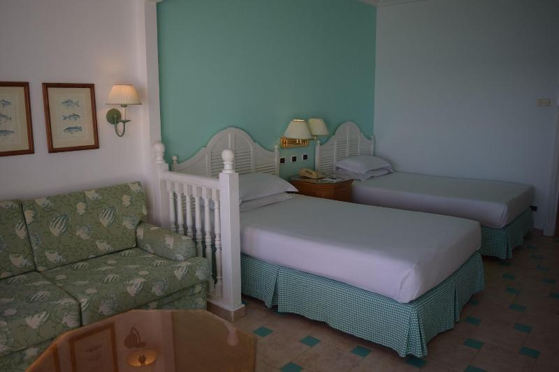 プールビュースタンダードルーム, Sheraton Sharm Hotel, Resort, Villas & Spa