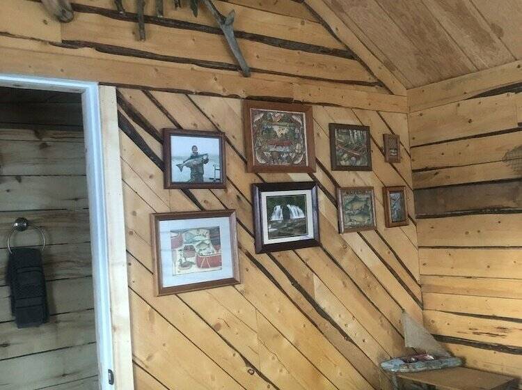 كابينة, Wrangell Mountain Lodge  Private Bathroom With Shower