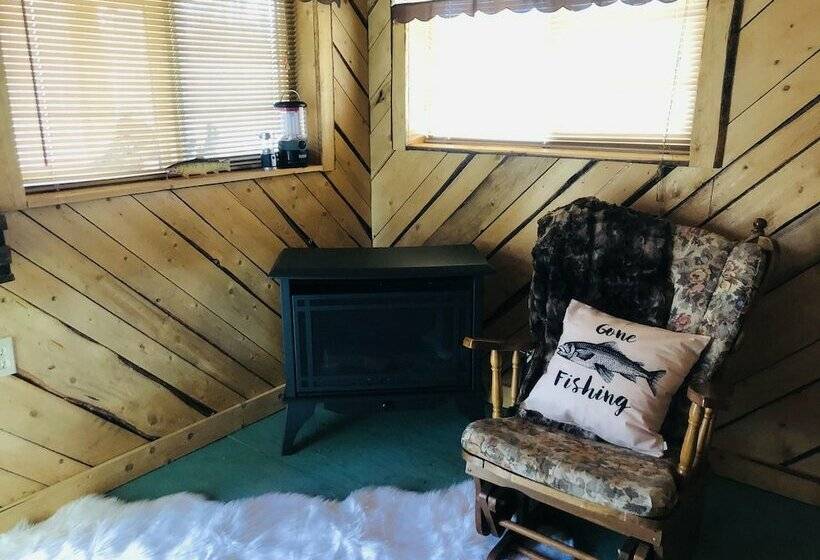 Хижина, Wrangell Mountain Lodge  Private Bathroom With Shower
