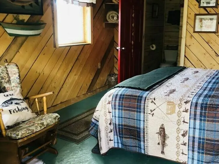 キャビン, Wrangell Mountain Lodge  Private Bathroom With Shower