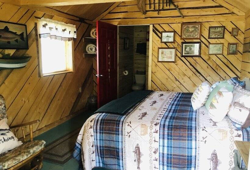 كابينة, Wrangell Mountain Lodge  Private Bathroom With Shower