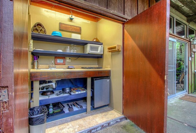 קוטג' דלוקס, Redwoods River Resort