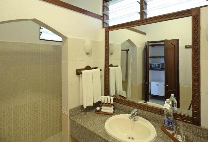 高级大房间, Bluebay Beach Resort & Spa