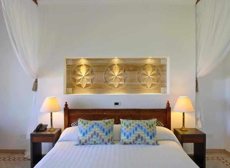 高级大房间, Bluebay Beach Resort & Spa