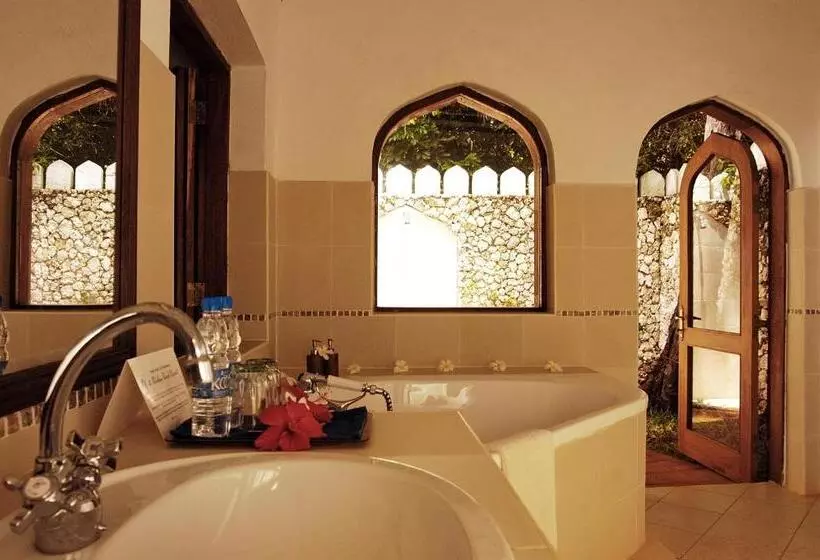 سوییت جونیور, Bluebay Beach Resort & Spa