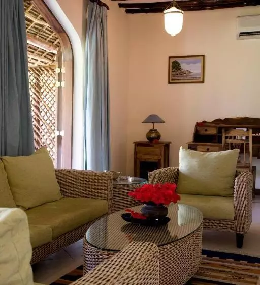 سوییت جونیور, Bluebay Beach Resort & Spa
