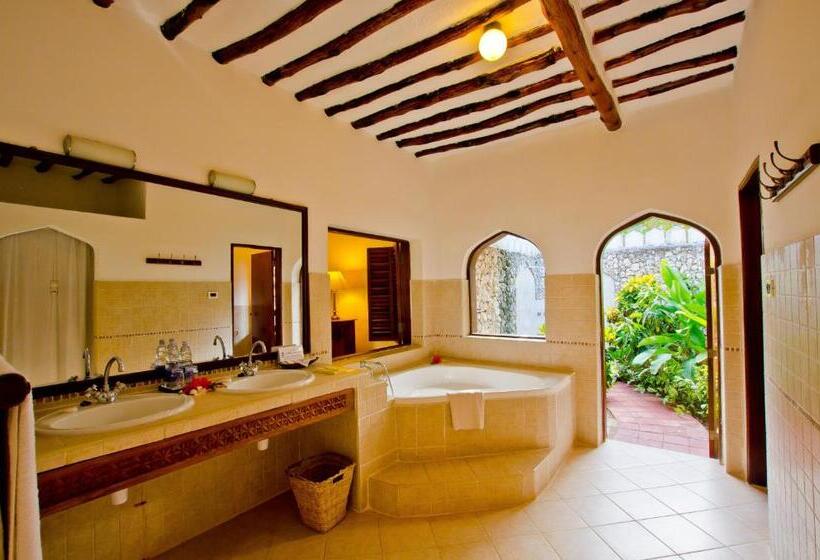 小型套房, Bluebay Beach Resort & Spa