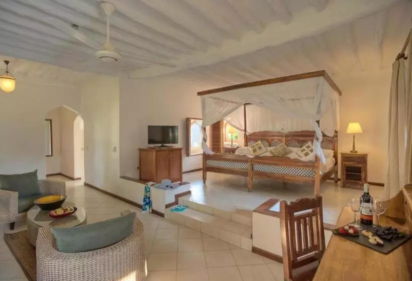 سوییت جونیور, Bluebay Beach Resort & Spa