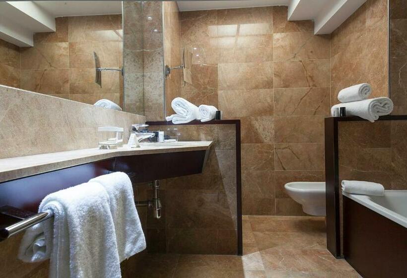 Номер Стандарт, Acta Atrium Palace