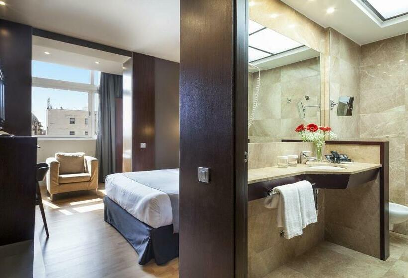 Номер Стандарт, Acta Atrium Palace