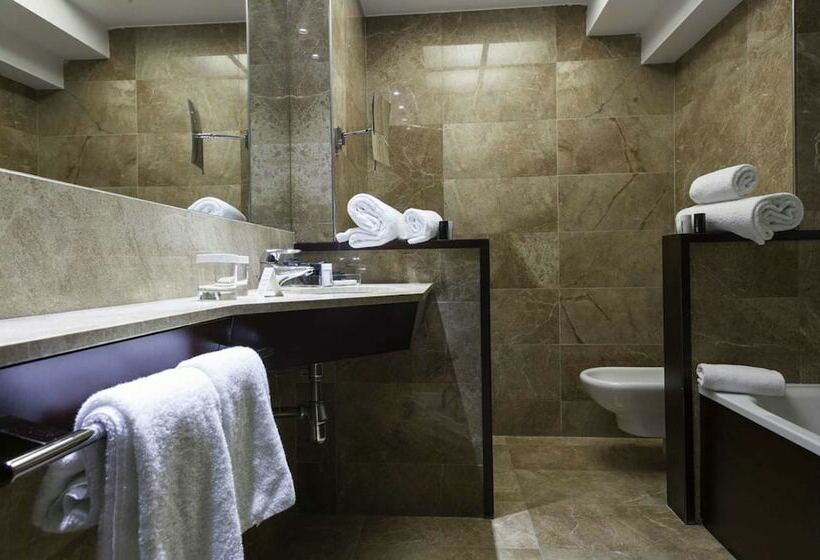 Номер Стандарт, Acta Atrium Palace