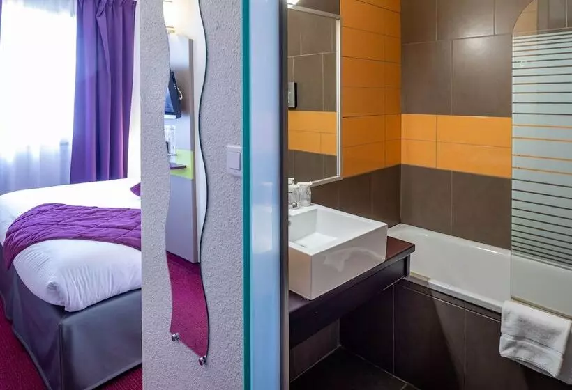 ファミリールーム, Logis Hotel Noemys Pont De L Etoile