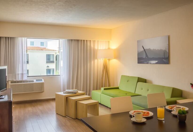 جناح جونيور, Fiesta Inn Monterrey La Fe