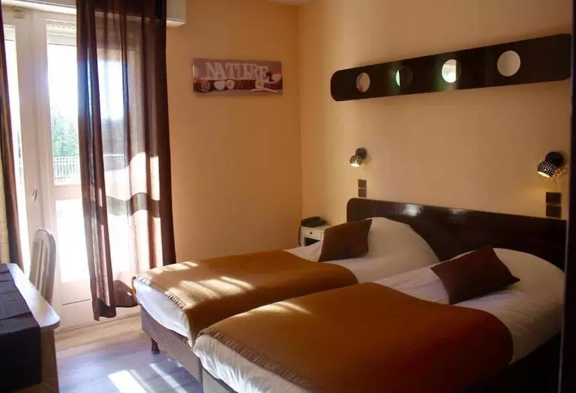 Standardrum Poolutsikt, Hostellerie Saint Benoît