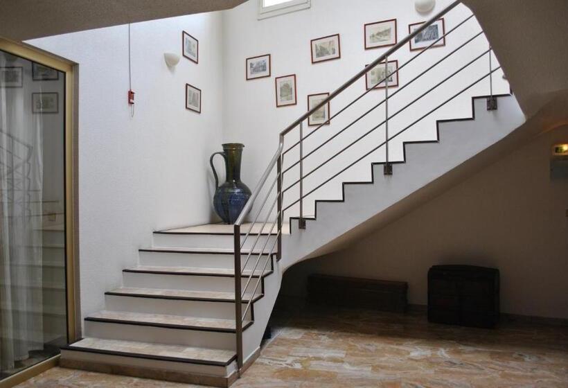 スーペリアールーム, Hostellerie Saint Benoît