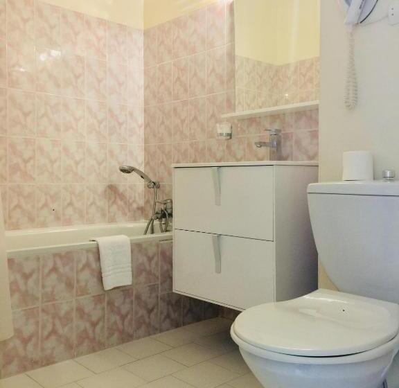 Номер Стандарт Вид на Сад, Hostellerie Saint Benoît