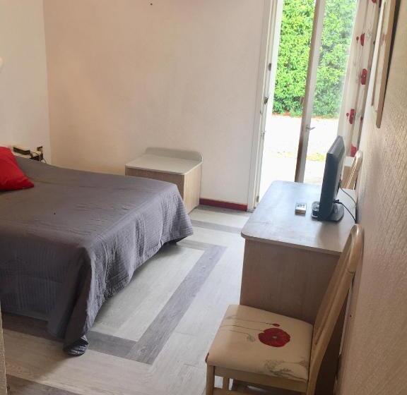 ガーデンビュースタンダードルーム, Hostellerie Saint Benoît