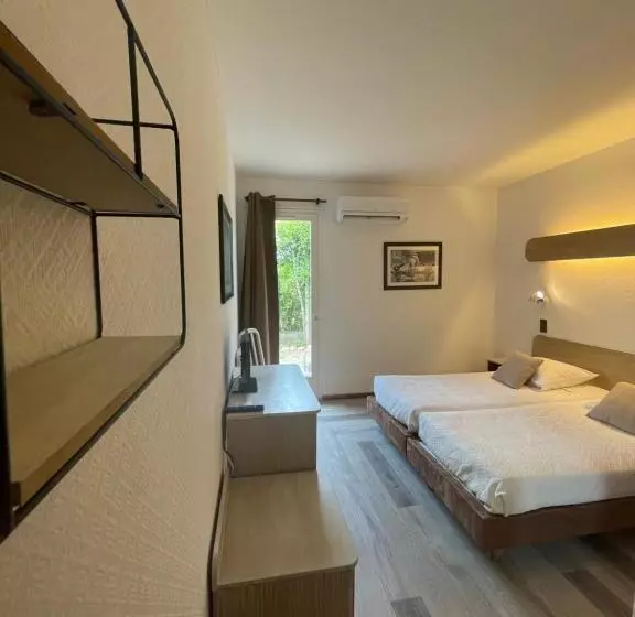 Standardrum, Hostellerie Saint Benoît