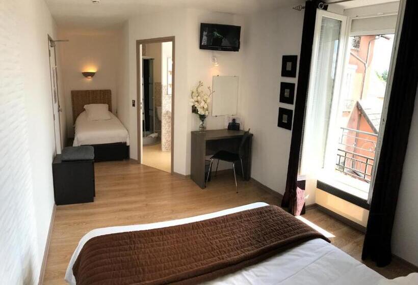 חדר סטנדרט לשלושה, Hôtel Du Château