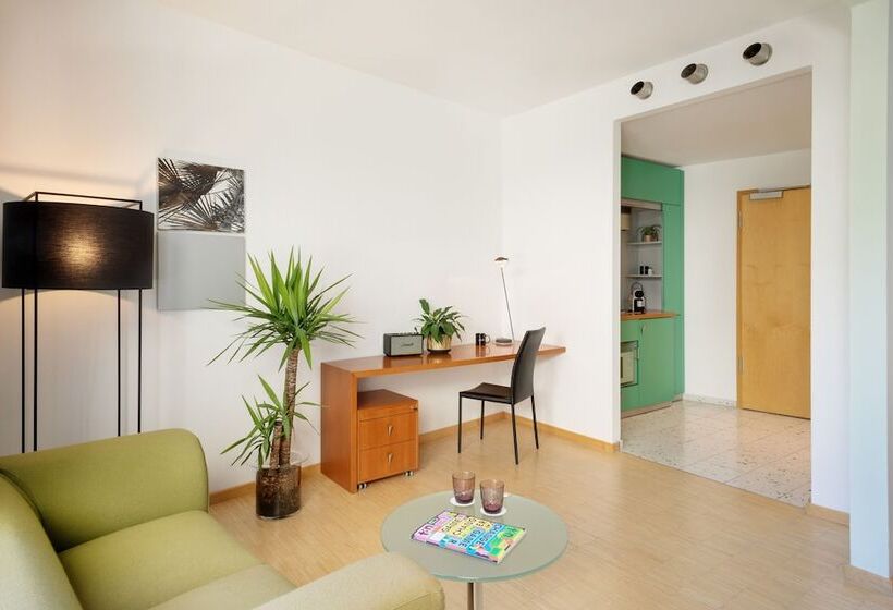 جناح, Four Munich Neue Messe