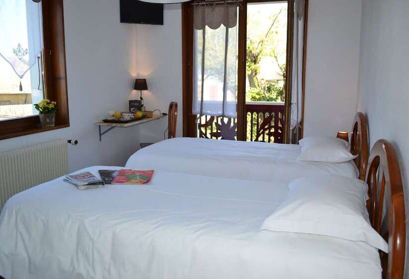 غرفة عائلية, Citotel L Echo Des Montagnes