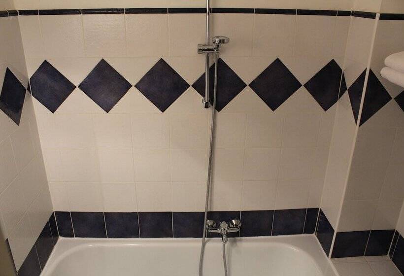 غرفة سوبيريور مطلة على حمام السباحة, Le Mas Du Colombier