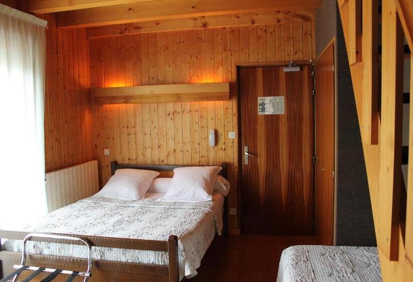 חדר משפחתי, Les Moineaux