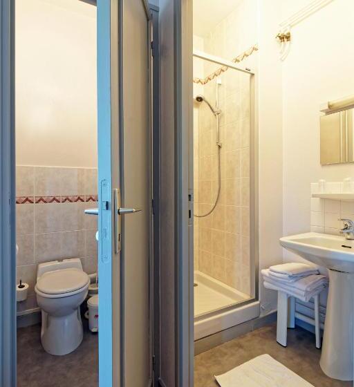 اتاق استاندارد سه نفره, Contact Hôtel Du Commerce Et Son Restaurant Côte à Côte