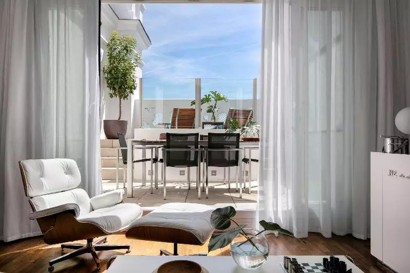 Deluxe Junior Suite