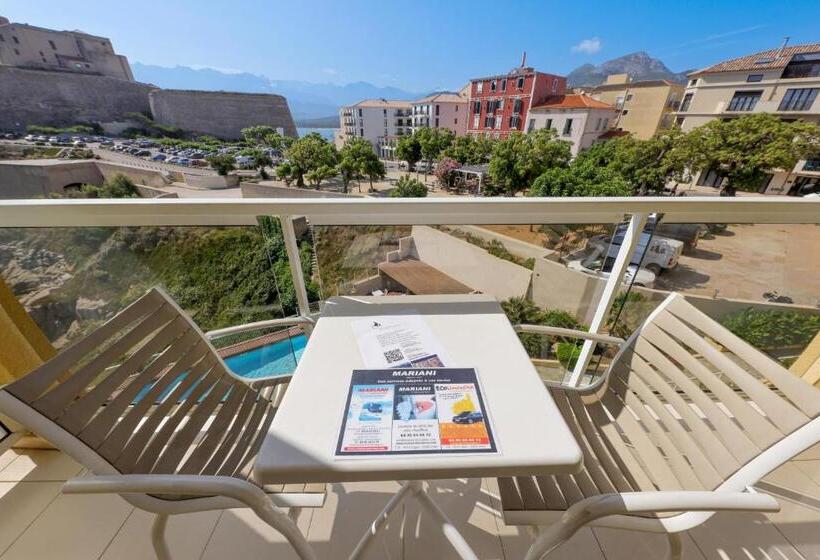 اتاق استاندارد با چشمانداز باغ, Saint Christophe