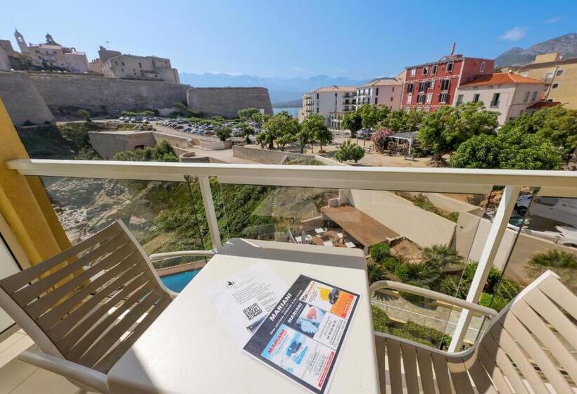 اتاق استاندارد با چشمانداز باغ, Saint Christophe