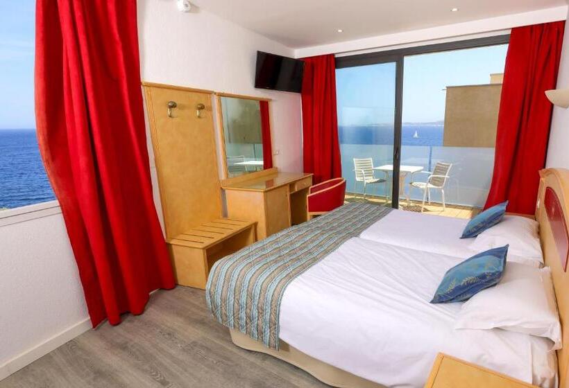 اتاق استاندارد چهارنفره با چشمانداز جانبی دریا, Saint Christophe