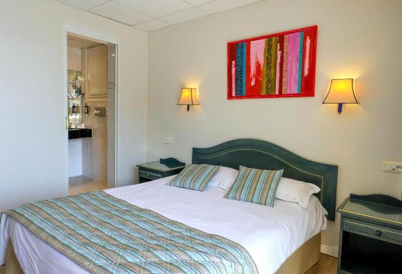 اتاق استاندارد با چشمانداز دریا, Saint Christophe