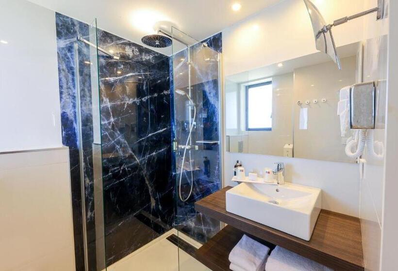 اتاق سوپریور با چشمانداز دریا, Saint Christophe