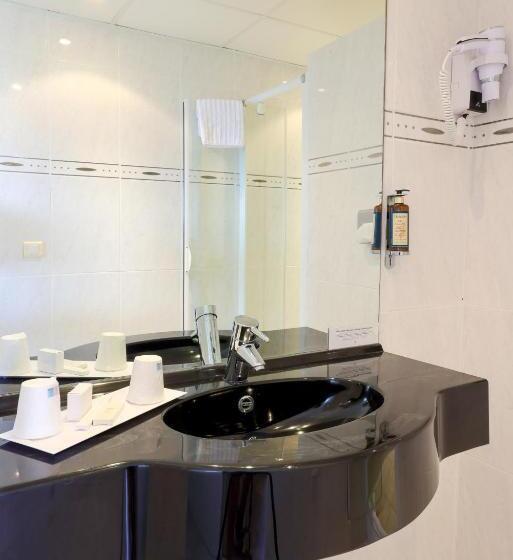 اتاق استاندارد سه نفره با چشمانداز کنار دریا, Saint Christophe