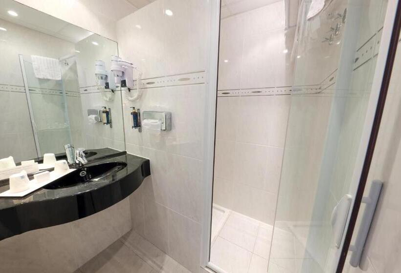 اتاق استاندارد سه نفره با چشمانداز کنار دریا, Saint Christophe