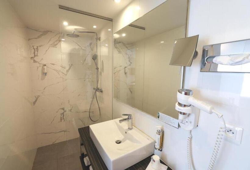 اتاق سه نفره سوپریور با چشمانداز دریا, Saint Christophe