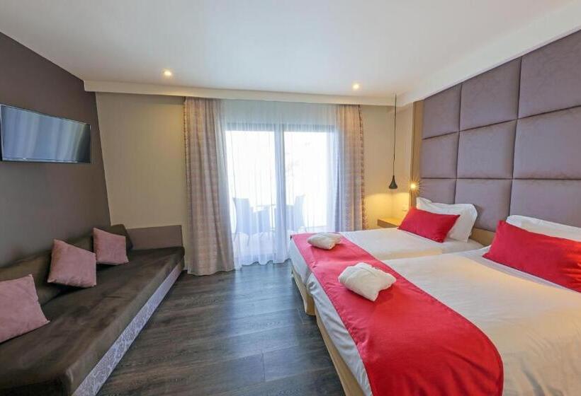 اتاق سه نفره سوپریور با چشمانداز دریا, Saint Christophe