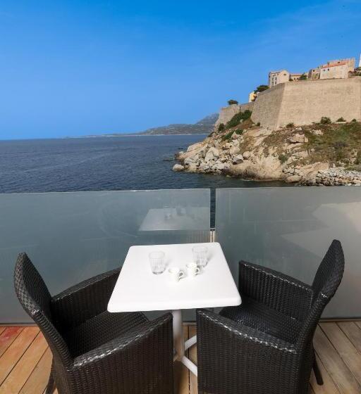 اتاق سه نفره سوپریور با چشمانداز دریا, Saint Christophe