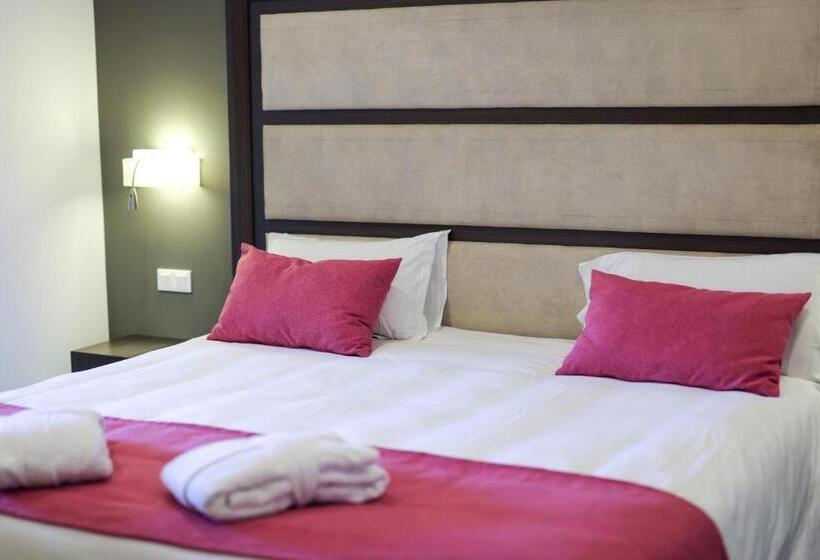 اتاق سه نفره سوپریور با چشمانداز باغ, Saint Christophe